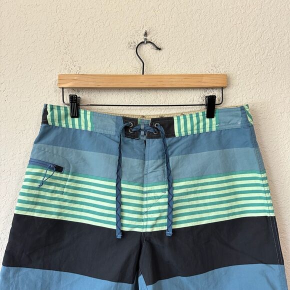 PATAGONIA Wavefarer Shorts Pigeon Blue Striped Surfing Boardshorts - Picture 3 of 10